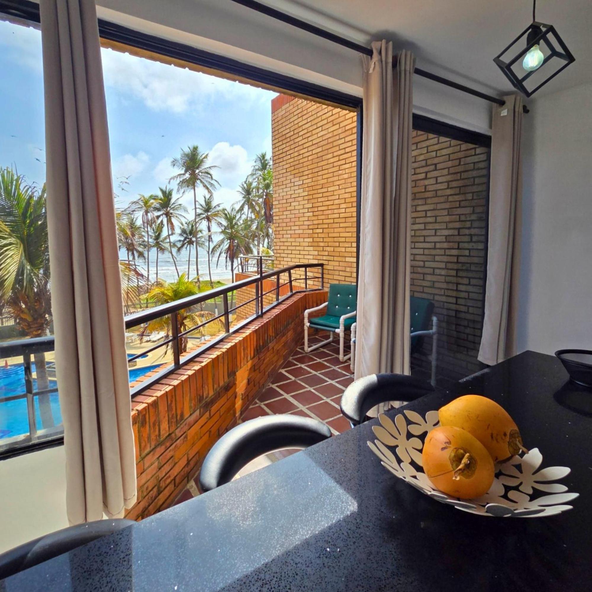 Tucacas, Frente Al Mar, Balcon, Piscina Y Playa Privada Lejlighed Eksteriør billede