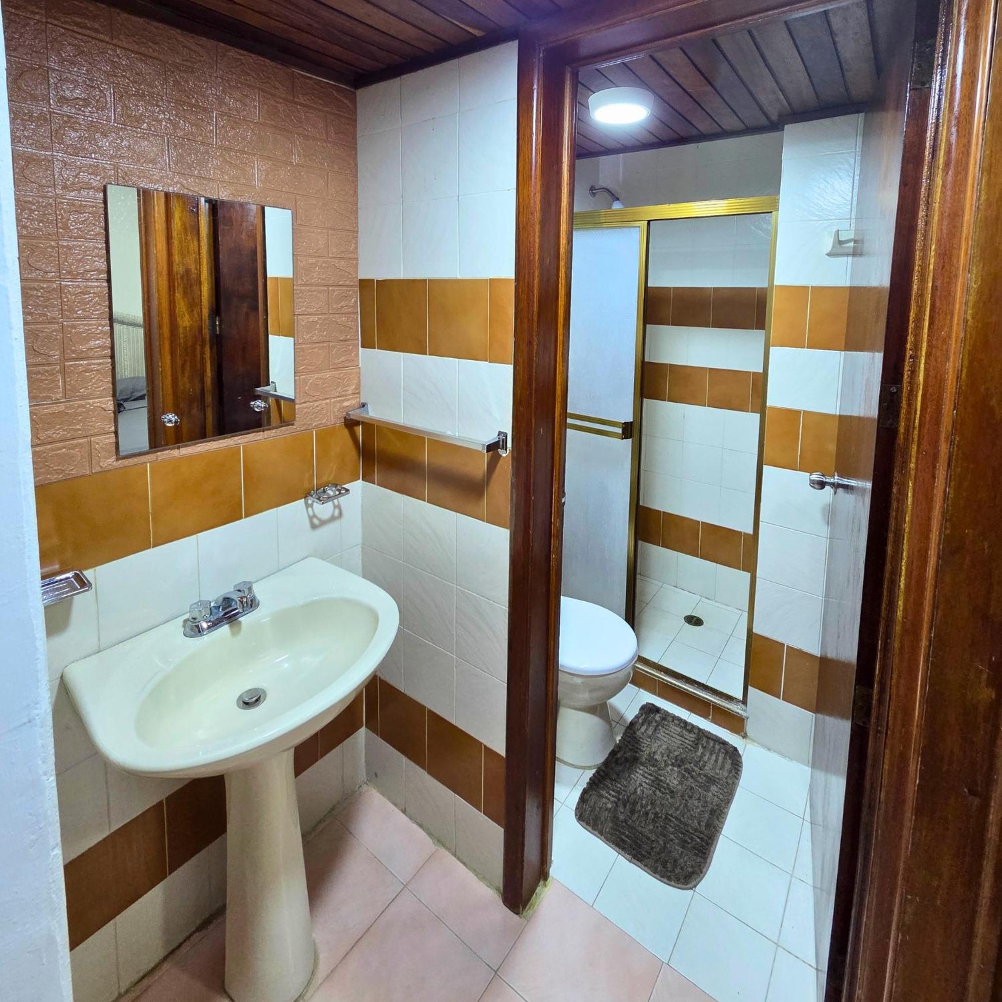 Tucacas, Frente Al Mar, Balcon, Piscina Y Playa Privada Lejlighed Eksteriør billede