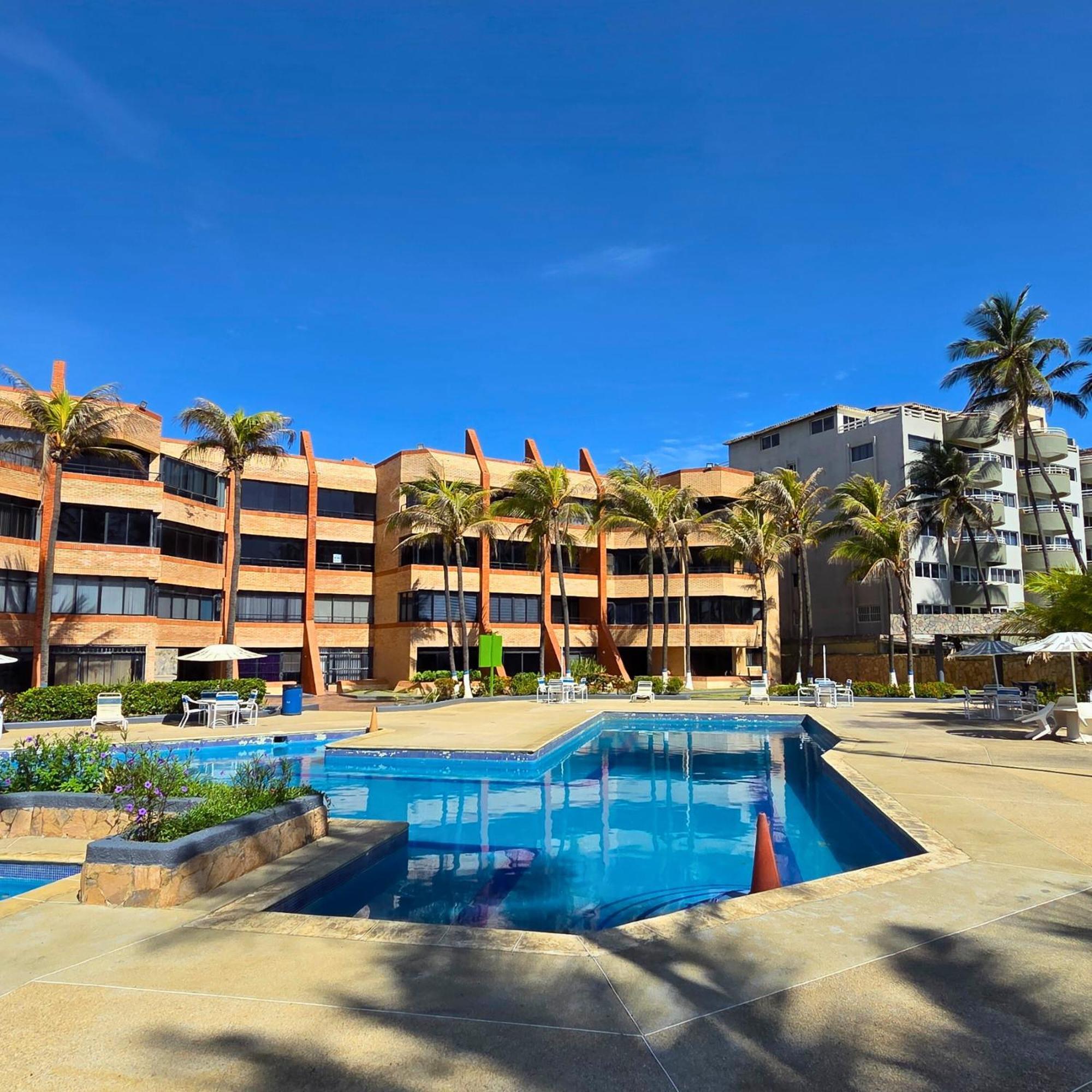Tucacas, Frente Al Mar, Balcon, Piscina Y Playa Privada Lejlighed Eksteriør billede